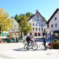 Mit dem Fahrrad durch die Sonthofer Innenstadt.
