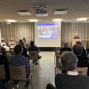 2025_AnniversarySonthofen(c)SKarnath (5) Feier zum Jubiläum "Stadt Sonthofen - 20 Jahre Alpenstadt des Jahres" am 12.04.2025 im Alpenstadtmuseum mit über 50 Gästen; Musikgruppe: Jodlergruppe "G''schenkde Stünda"; Redner: 2. Bürgermeisterin Ingrid Fischer, Gerhard Leeb (Initiator des Vereines), Magdalena Holzer (Geschäftsführerin des Vereines) und Kaspar Schuler (CIPRA).